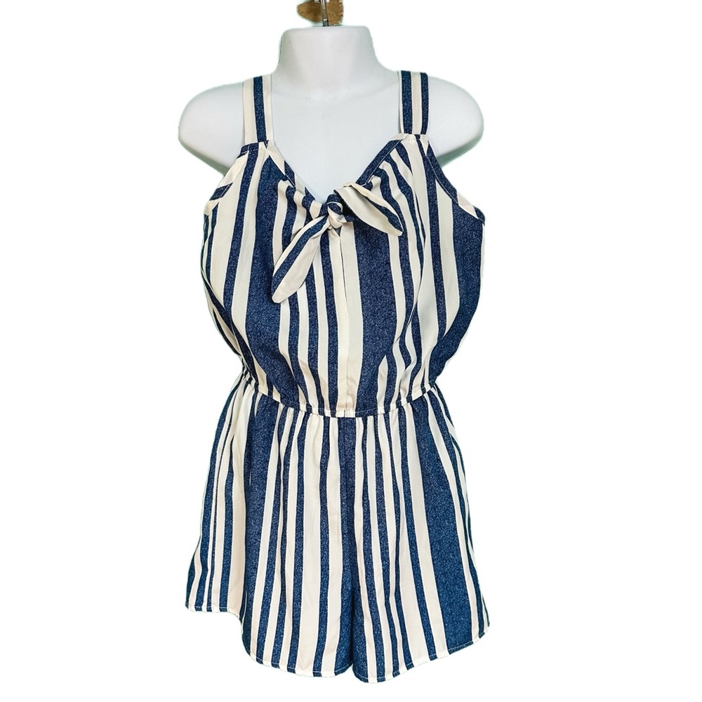 Jenna & Jessie Blue & White Striped Knot Detailed Romper Size 8